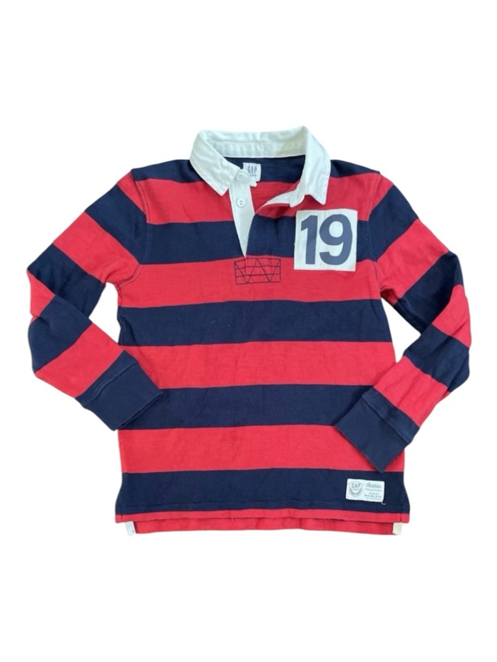 GAP kids rugby shirt in size small (6-7)